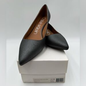 Never Worn Calvin Klein Gabrianna New Saffiano Steel Kitten Heel Pump SZ 11M